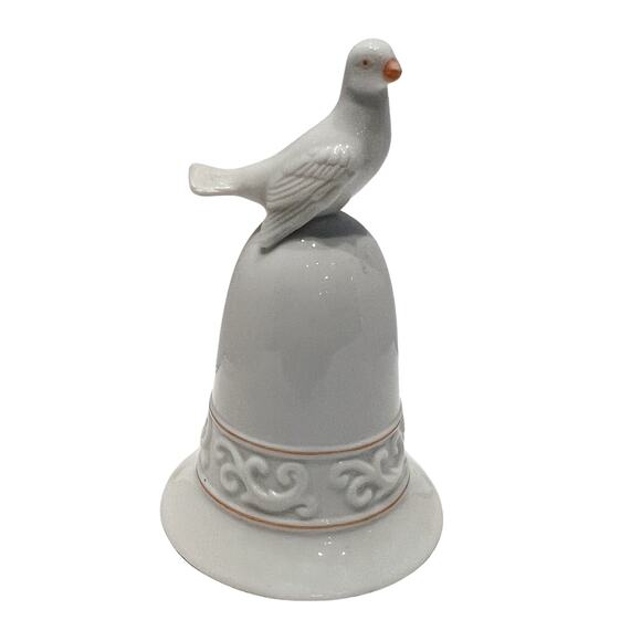 VTG Avon The Tapestry Collection Porcelain Bird Bell 1981 - Picture 1 of 3